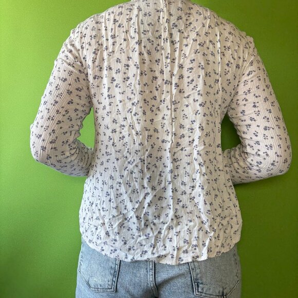 White button down rayon shirt with blue flowers - Picture 2 of 5